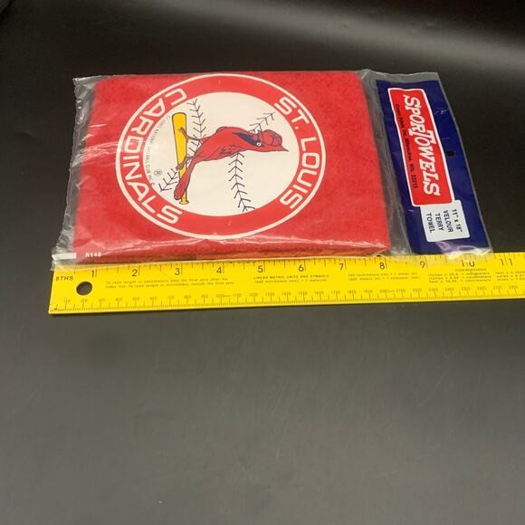 NEW Vintage SporTowels St. Louis Cardinals 11” x 18” Velour Terry Rally Towel - Picture 8 of 9